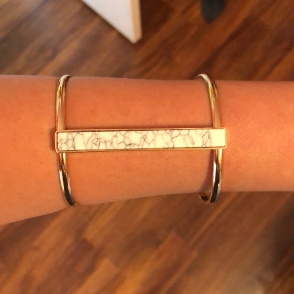 Jewelry - Gold Bangle